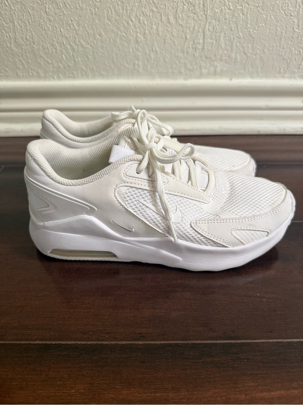 Women’s Nike AirMax Bolt Sneakers in triple white Size 7.5